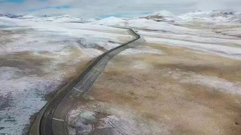 青海治多县：县城至索加“生态公路”全线贯通，结束了县乡际不通油路的历史