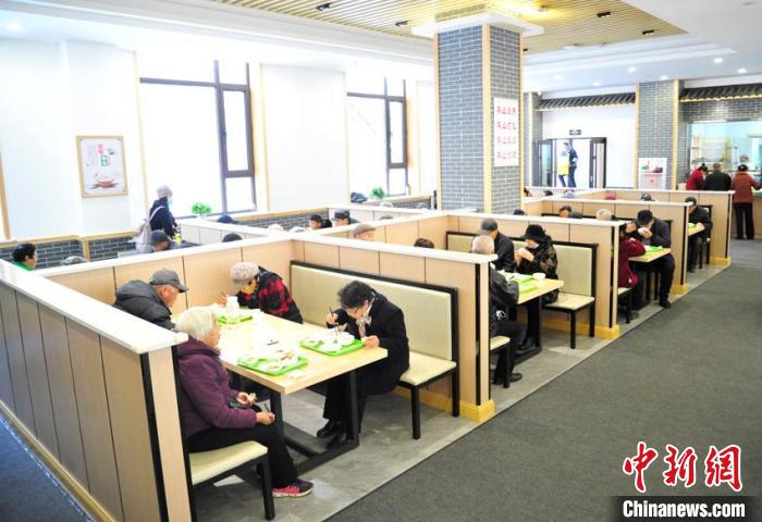 吉林县城建起惠民食堂：“舌尖上”的养老暖胃又暖心