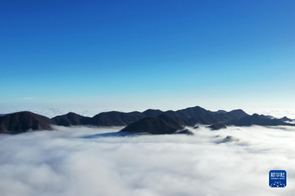湖北保康：高山云海美如画