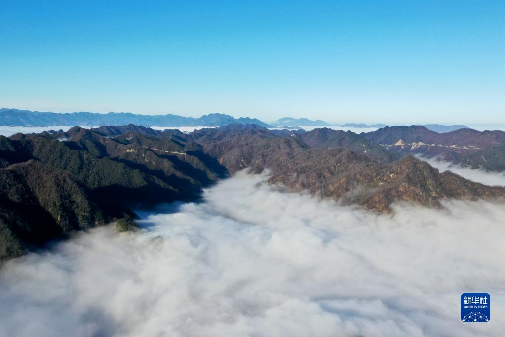 湖北保康：高山云海美如画