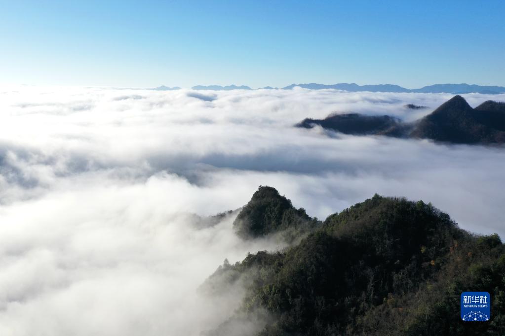 湖北保康：高山云海美如画