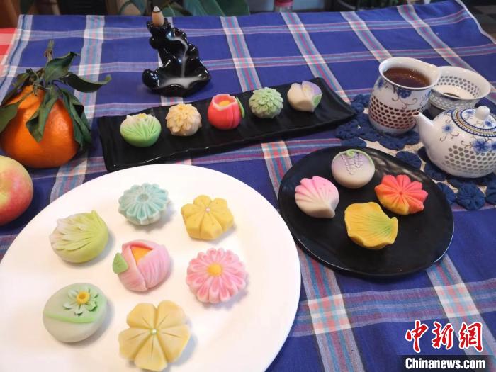 度日如诗！新疆美食“达人”缘何迷上唐菓子？
