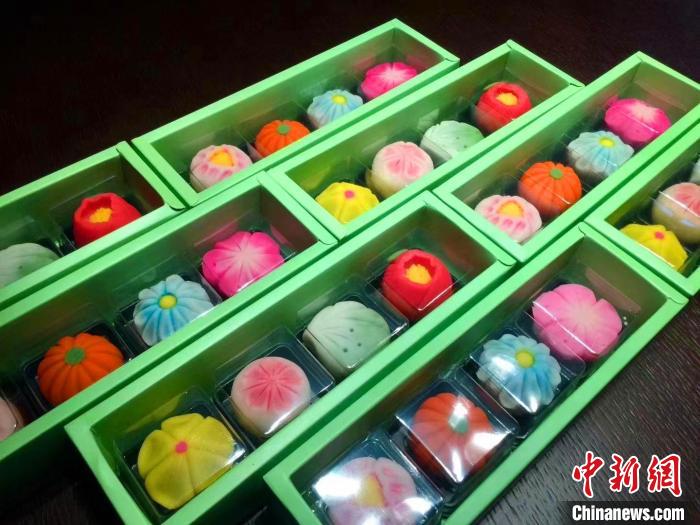 度日如诗！新疆美食“达人”缘何迷上唐菓子？