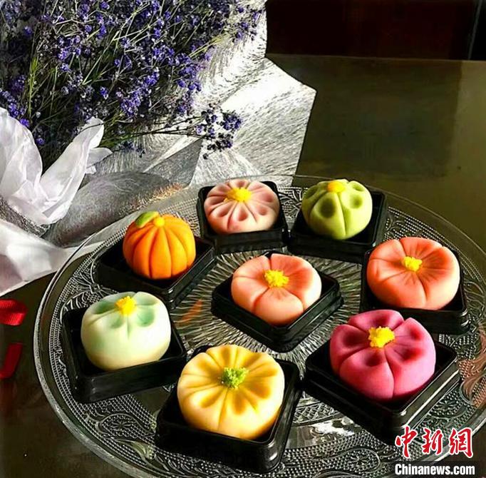 度日如诗！新疆美食“达人”缘何迷上唐菓子？