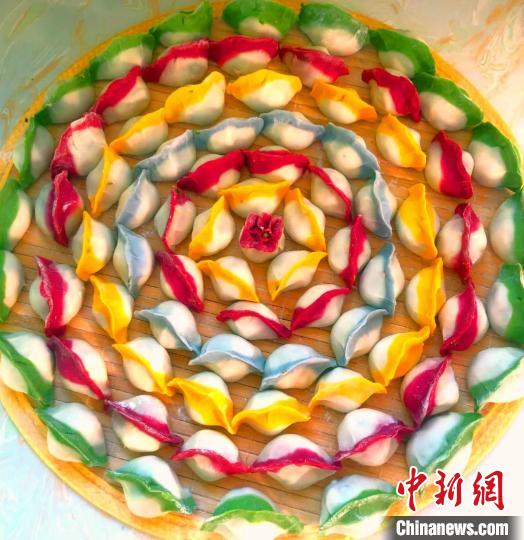度日如诗！新疆美食“达人”缘何迷上唐菓子？