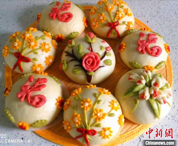 度日如诗！新疆美食“达人”缘何迷上唐菓子？