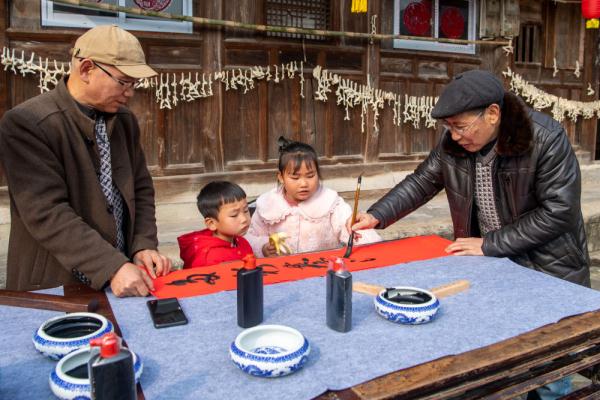 重庆：传统村落里话新年