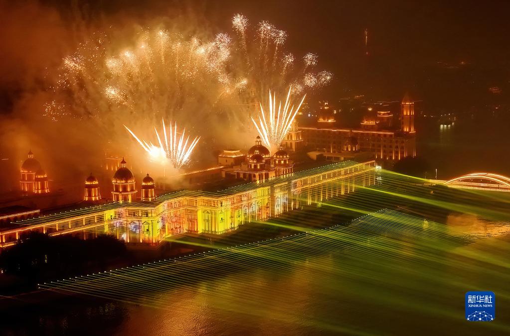福建福州：烟花璀璨迎新年
