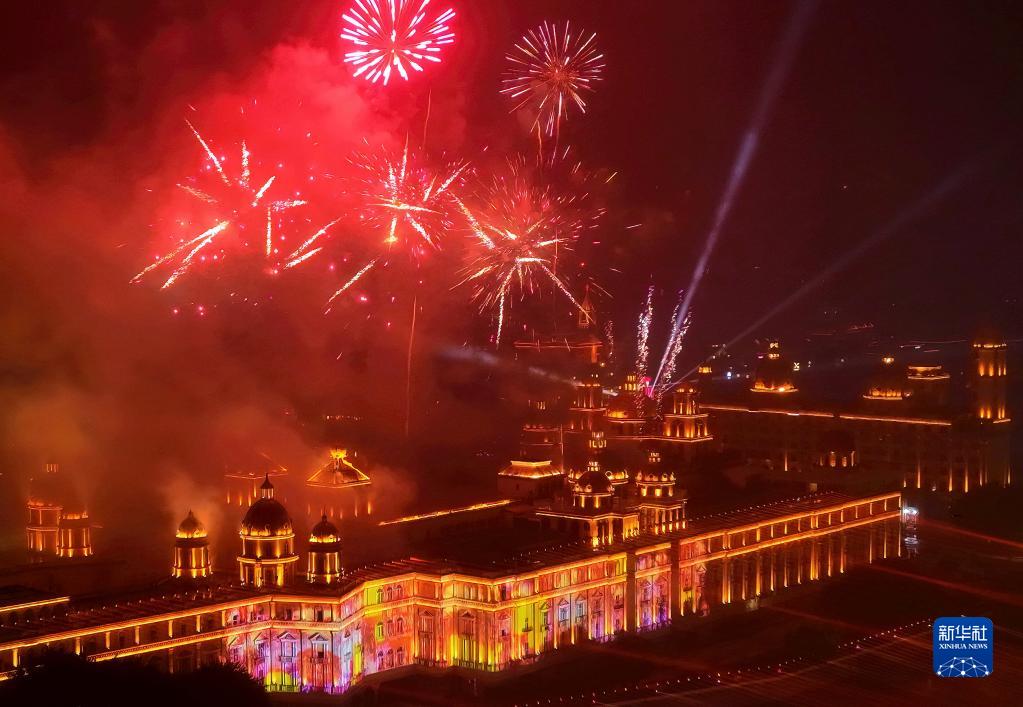 福建福州：烟花璀璨迎新年