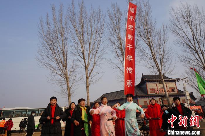 特写：马街书会再续前约：鼓乐喧腾上演千台戏