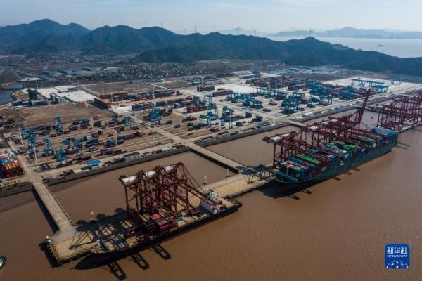 探访宁波舟山港：年货物吞吐量连续14年居全球第一
