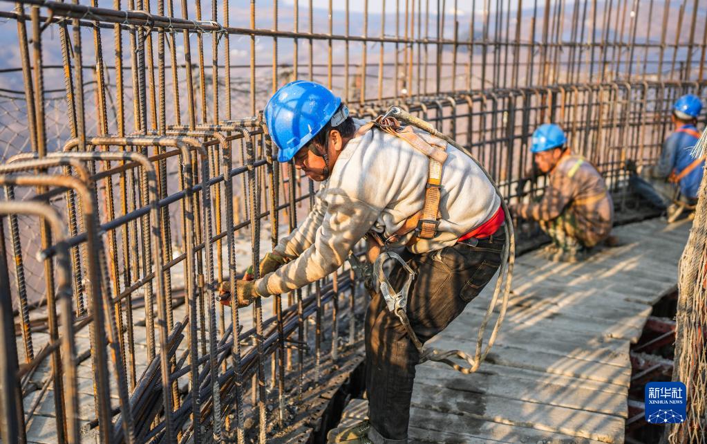 新华全媒+丨贵州：重大项目建设提速 赋能高质量发展