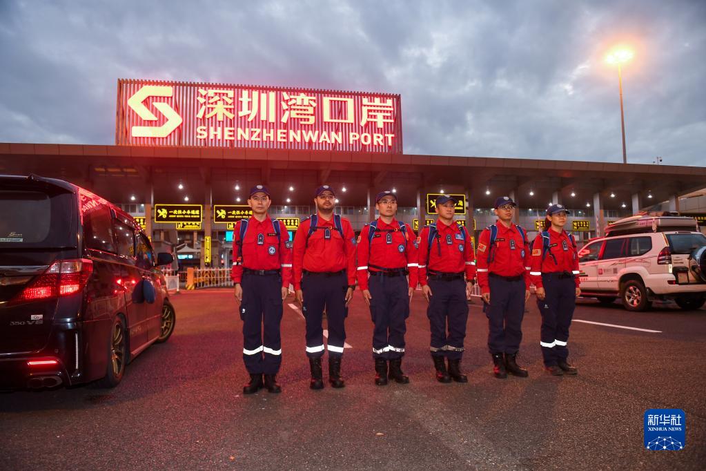 深圳公益救援队出发前往土耳其地震灾区