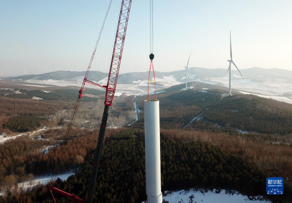 黑龙江单机容量最大风电机组运行、建设“两头热”