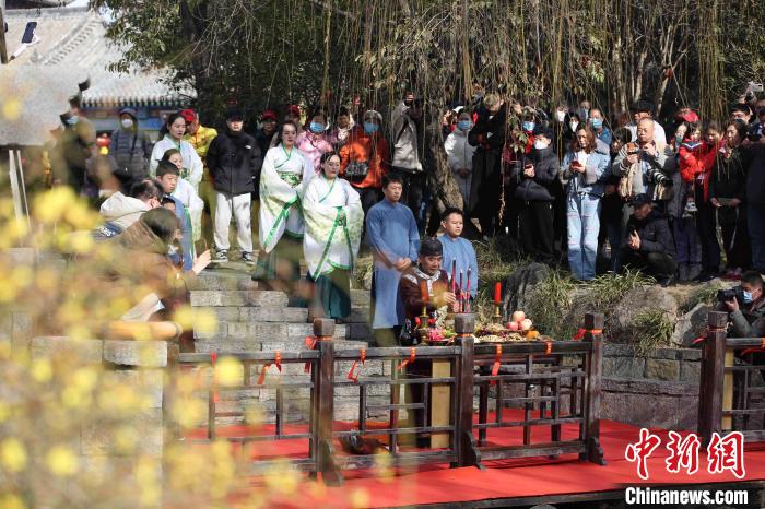 山东民众二月初二“龙抬头”祈福 加码幸福生活