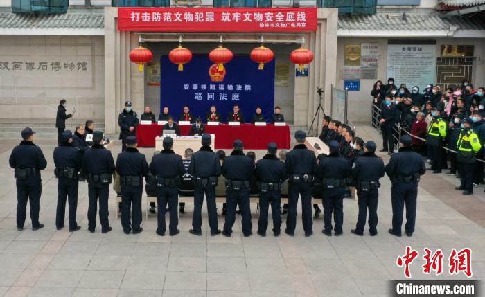 盗墓团伙在陕西盗掘八座古墓 主犯获刑11年