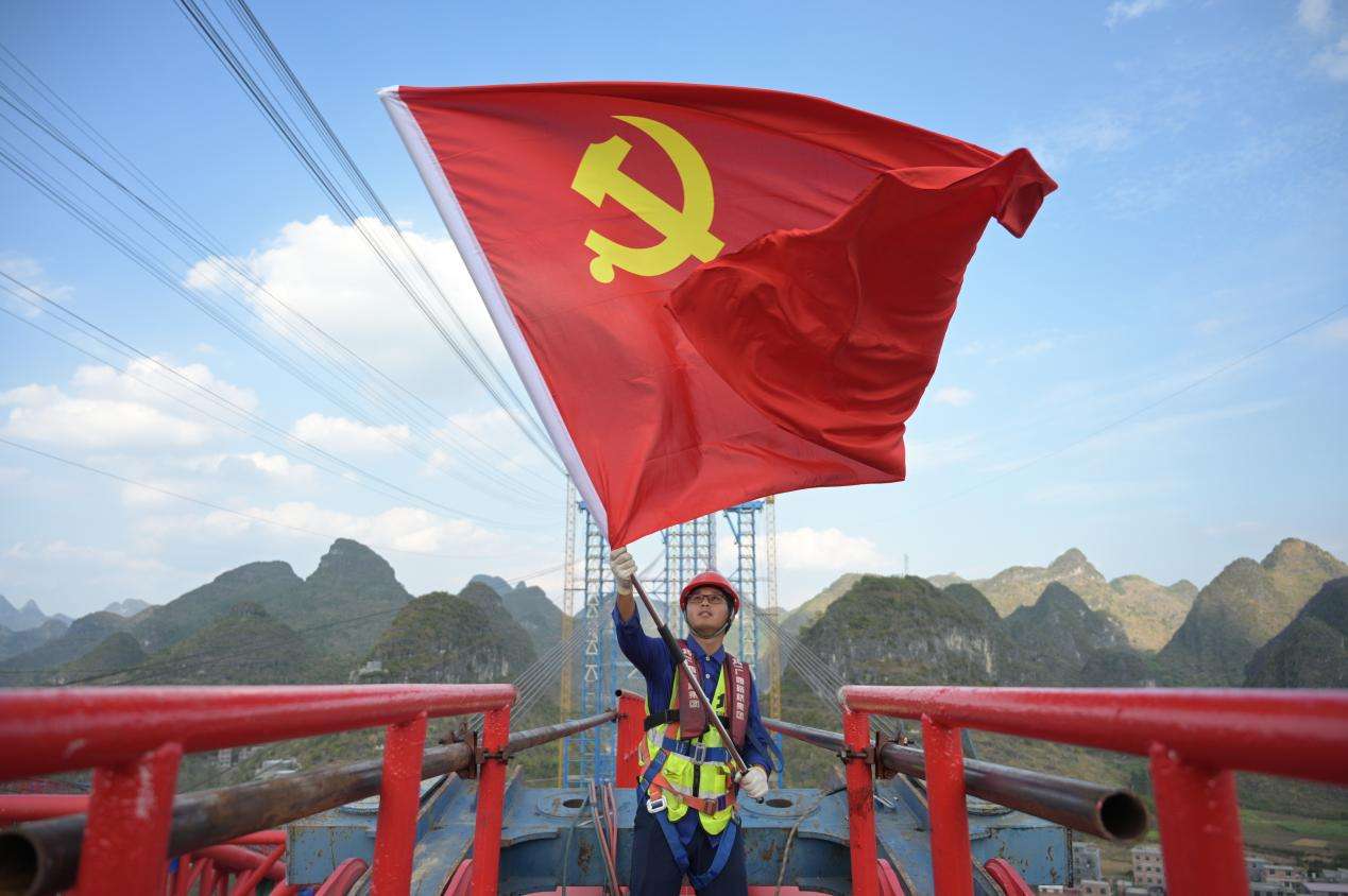 让济济人才在施工一线尽情奔涌——广西路桥集团武忻高速1-3分部党建引领人才工作纪实 36742414c4f8539a09fed3e9d5d41ad