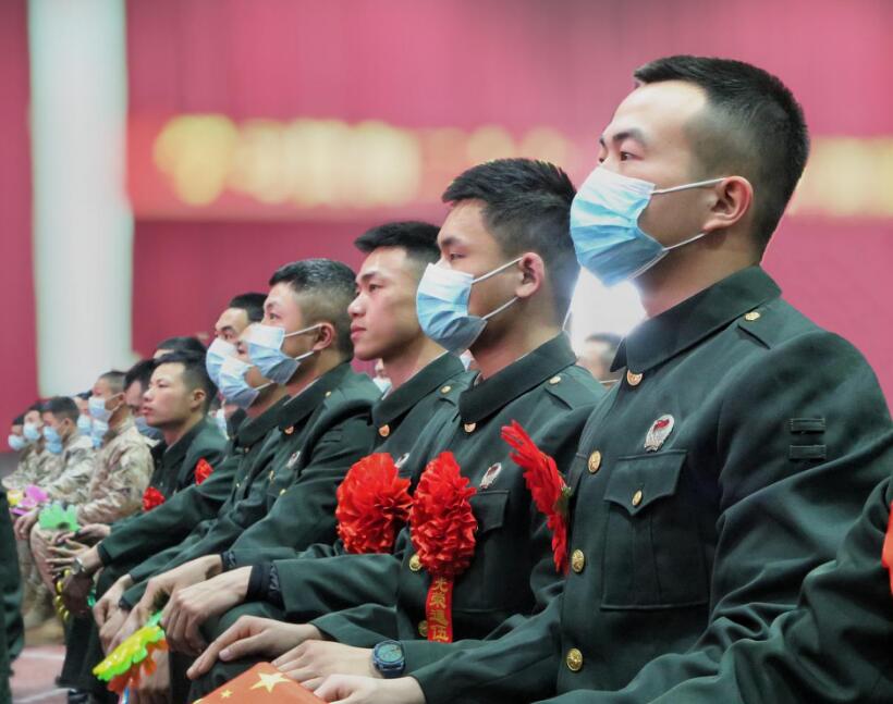 北京市朝阳区双拥办慰问驻区某部队官兵