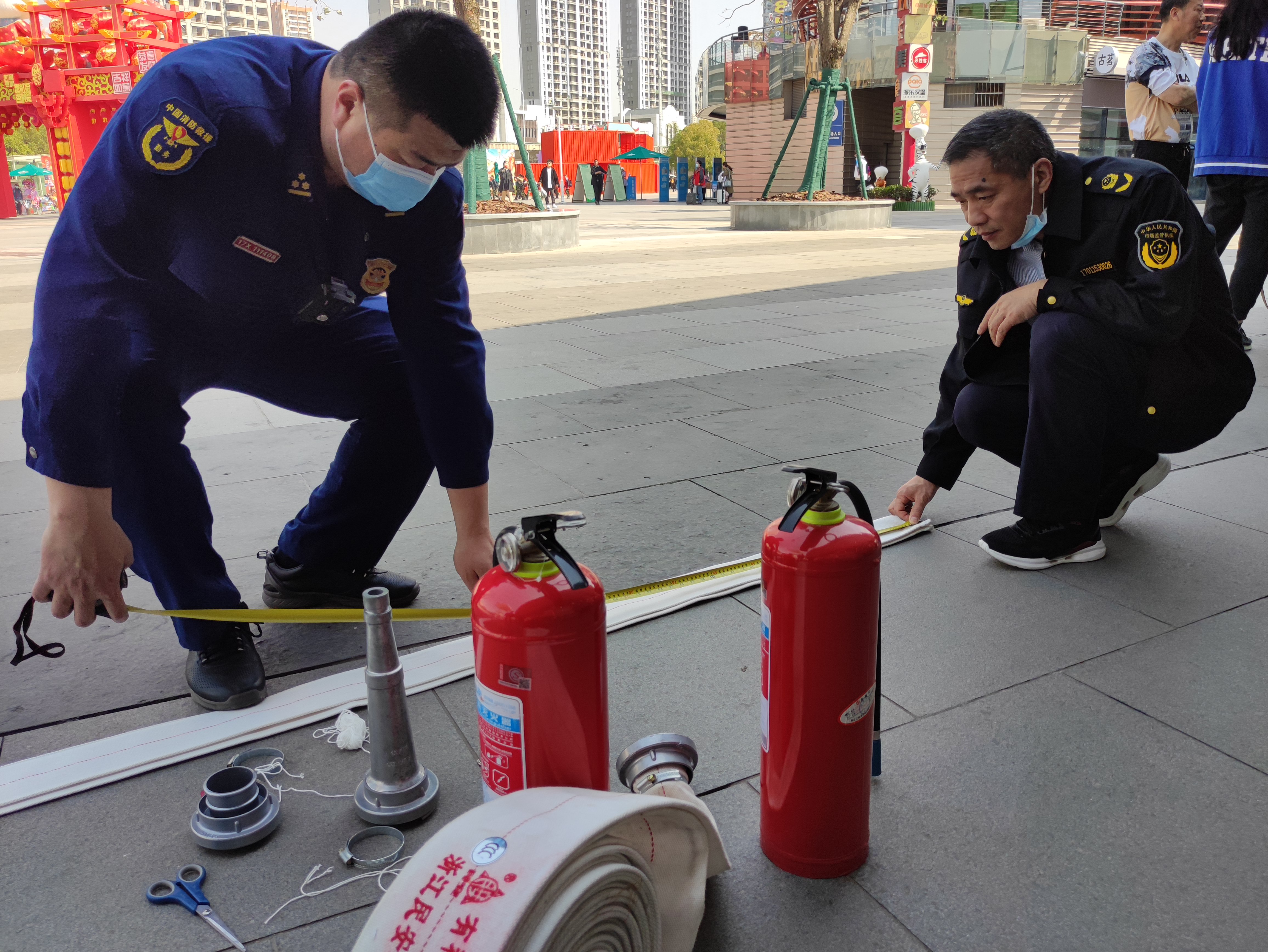 武汉东湖风景区消防救援大队联合市场监管局开展“3.15”消防产品质量整治月活动