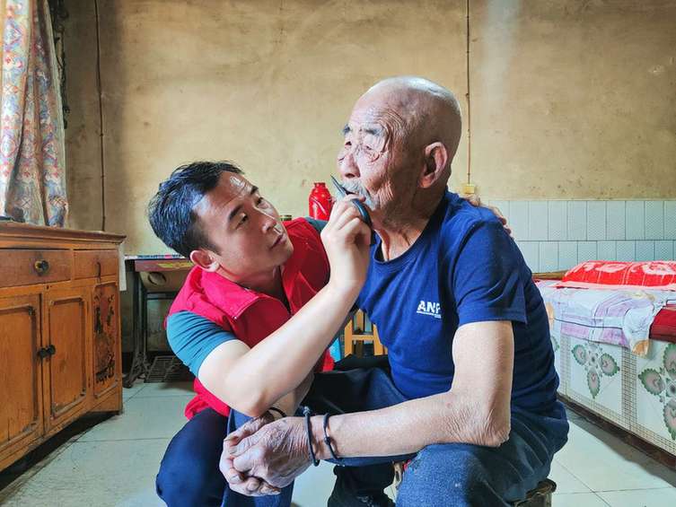 我和我的村丨认了一村的亲戚