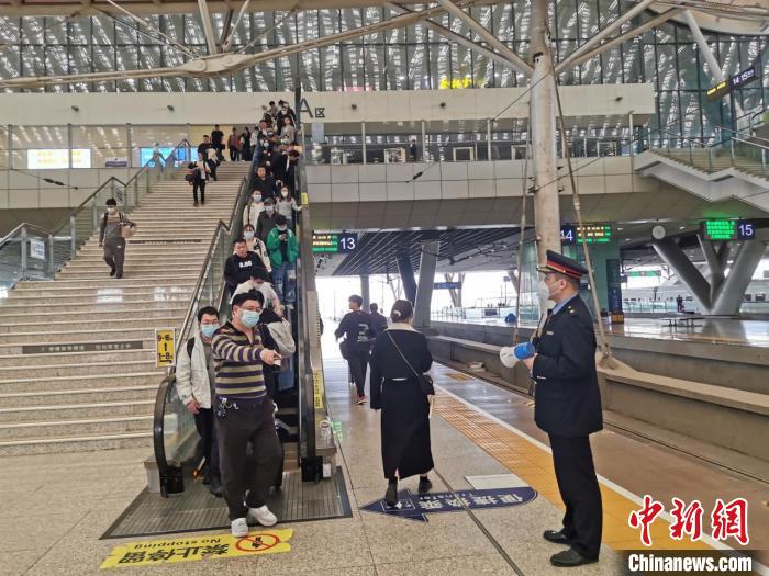 武汉恢复直达香港高铁 鄂港交流再添便利通道
