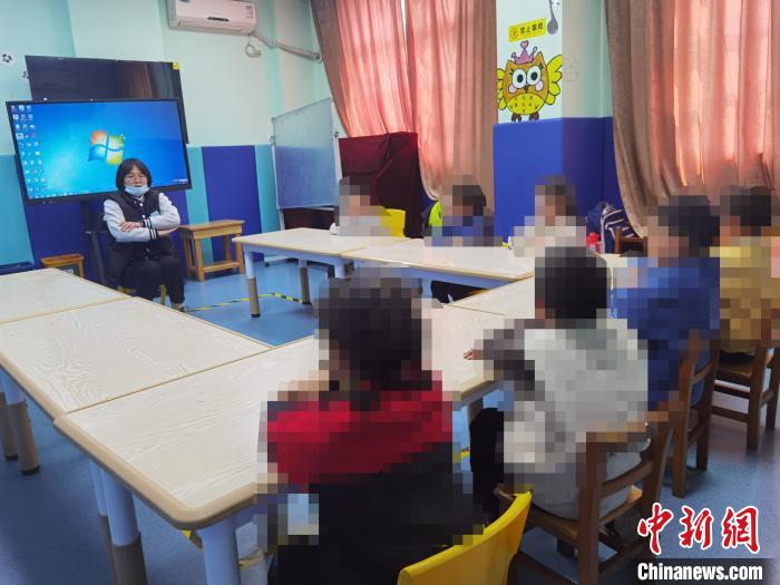 用爱点亮“星星的孩子”美丽夜空：向阳而生 向暖而行