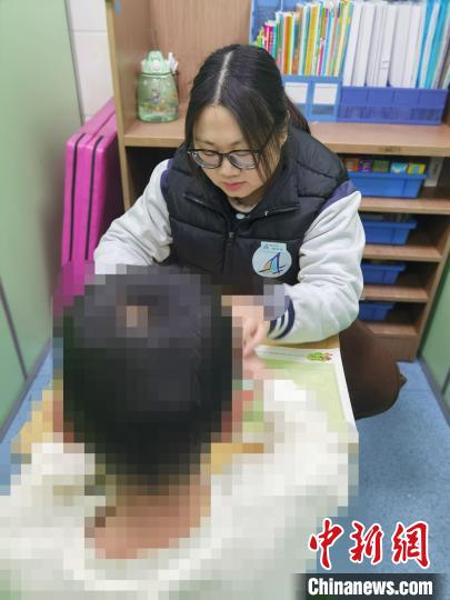 用爱点亮“星星的孩子”美丽夜空：向阳而生 向暖而行