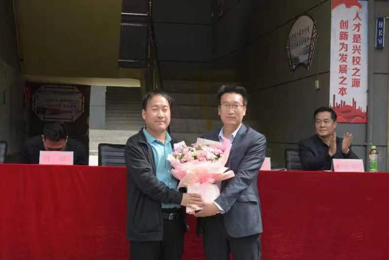 “微光乡村公益演讲计划”正式启动，助力乡村振兴