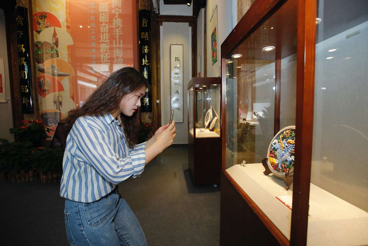 闽宁民间工艺美术交流展在福州开幕