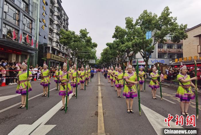 探访浙江景宁“三月三”:畲族活动风情万千 引人流连