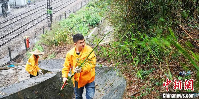 广东铁路部门全力筑牢防洪“安全堤”