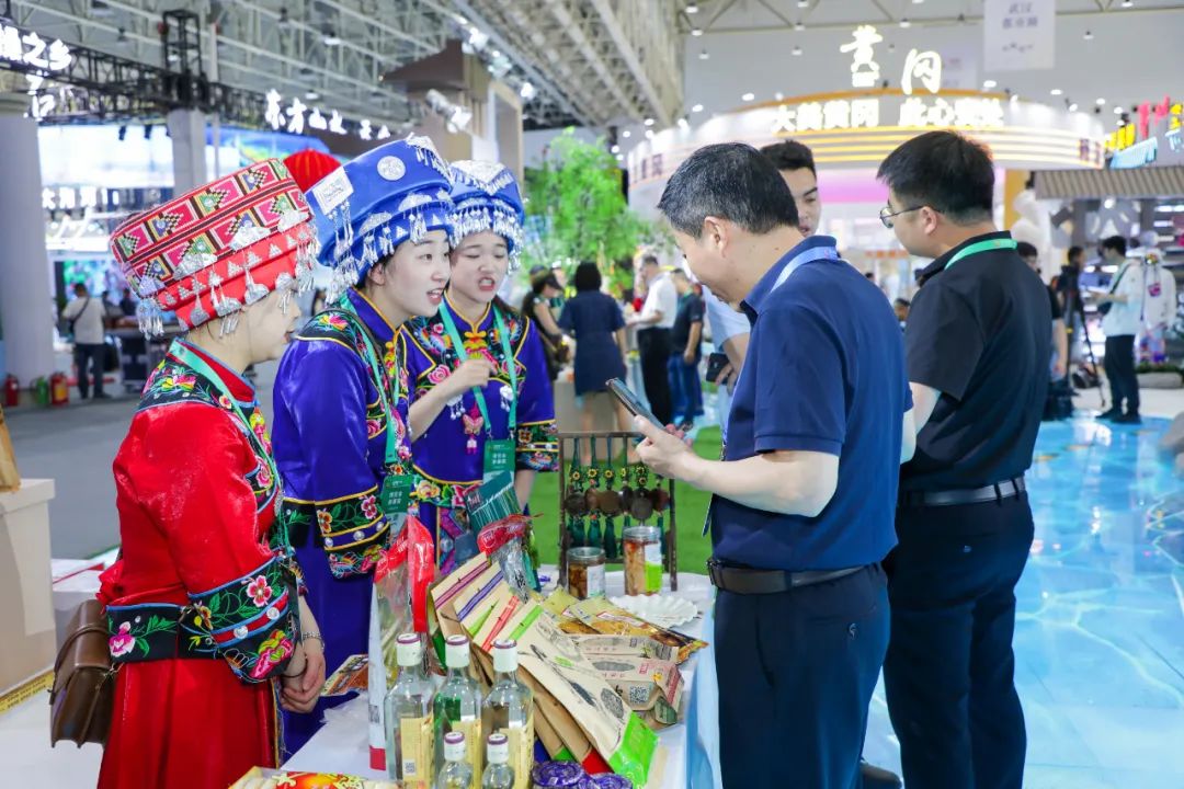 第二届中国（武汉）文化旅游博览会开幕 恩施好山水硒引天下客