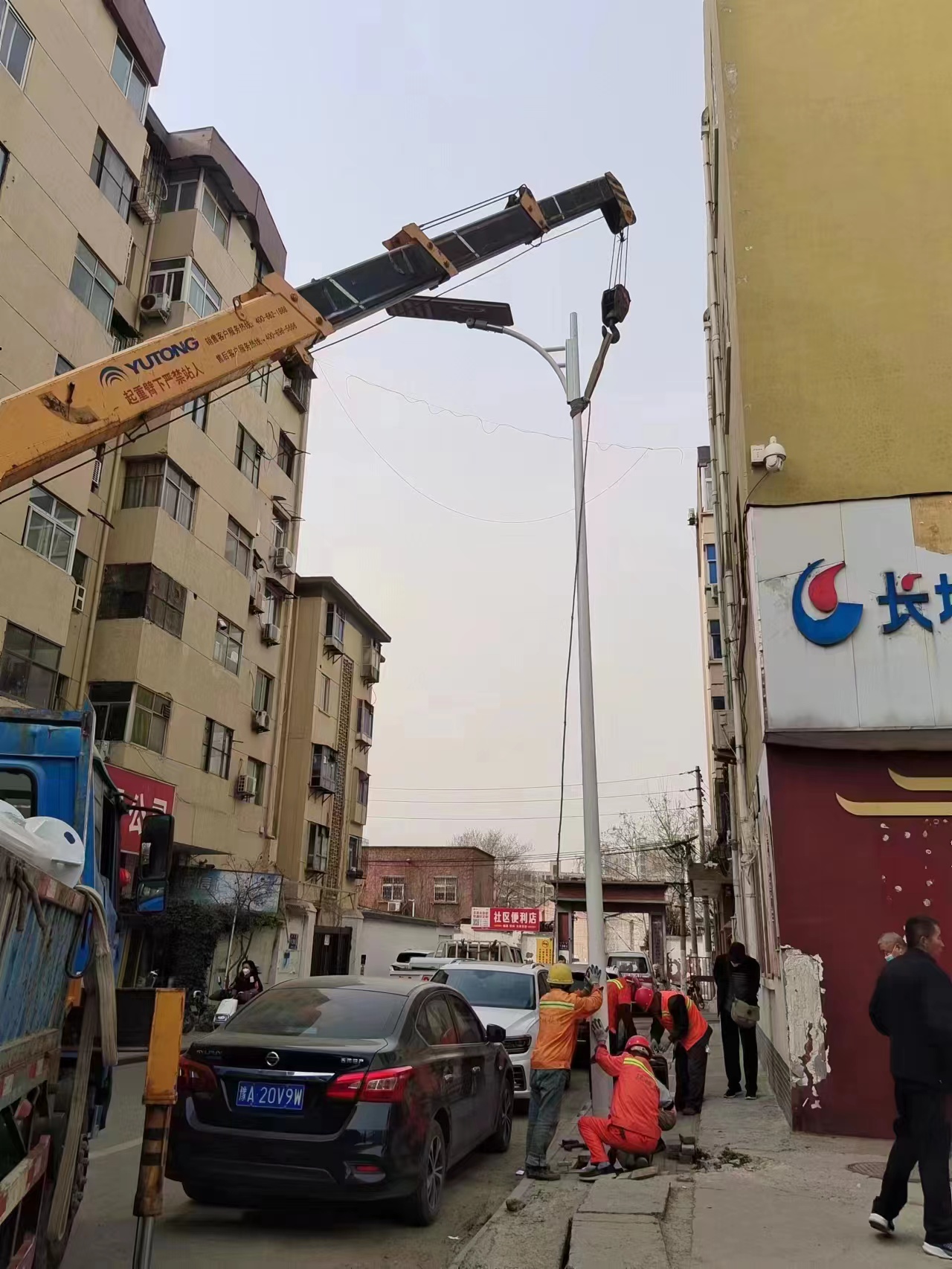 “郑点亮”治愈两年“旧伤”，郑州城管“跳起来”点亮大街小巷