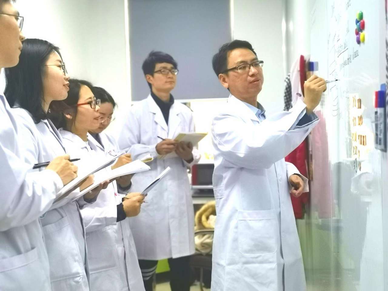 武汉科技大学姚凯团队攻克神经性失明世界医学难题——为失明者打开光明的眼窗