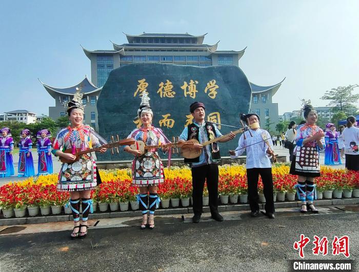 中国首个民歌学院揭牌成立 培养专业民歌人才