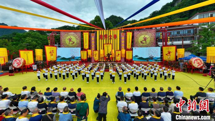 千余人湖北长阳共拜廪君弘扬巴土文化