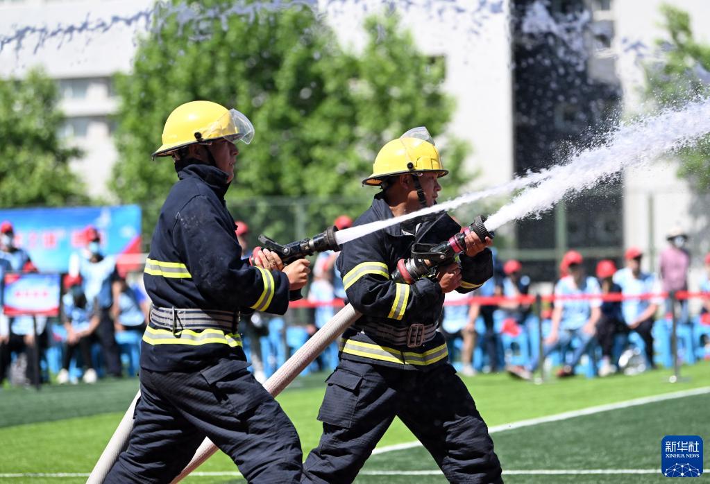 天津：消防运动会 技能大比拼
