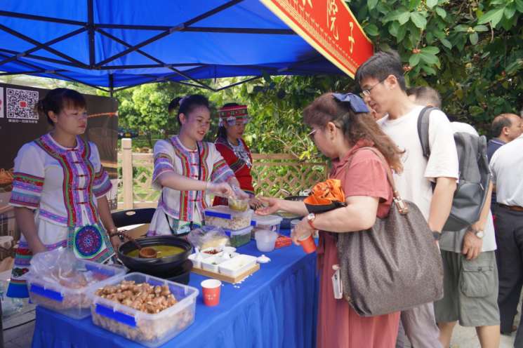 广西恭城油茶、月柿推介活动在南宁举行