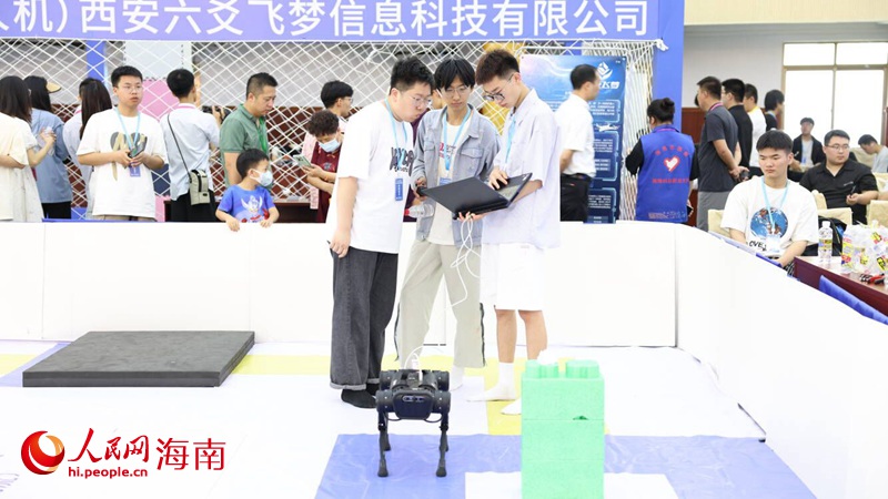 第二十五届中国机器人及人工智能大赛在海南科技职业大学开幕