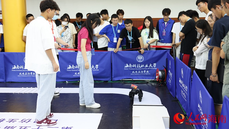 第二十五届中国机器人及人工智能大赛在海南科技职业大学开幕