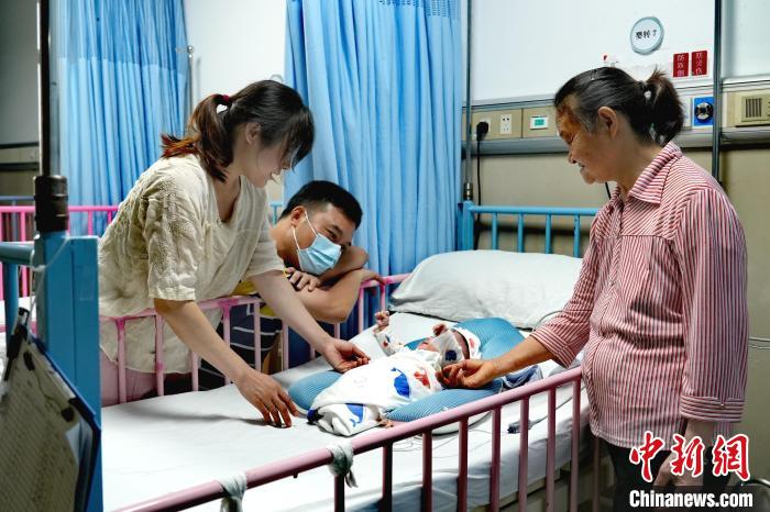 广州医院成功救治385克超早产儿 刷新广东救治纪录