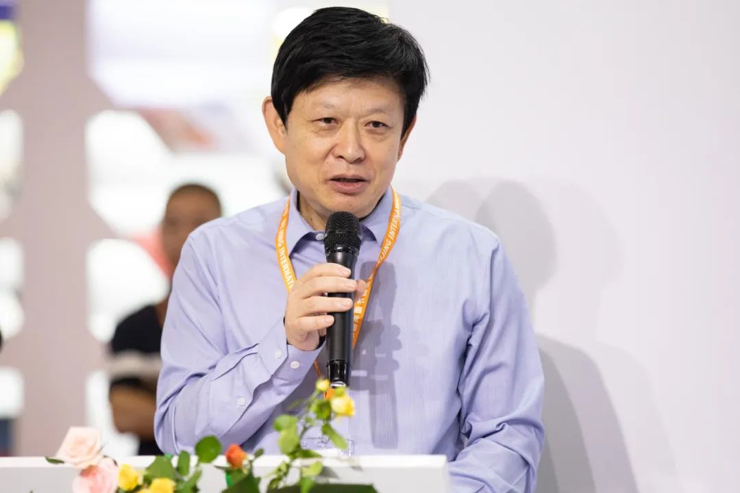 山东出版集团与沙特萨比阿出版集团共同促进汉语教学与文化交流座谈会暨《新编汉语教程》新书发布会在京召开