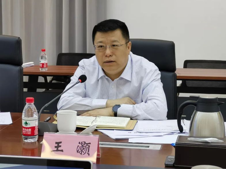 北京市委副秘书长王灏一行赴丰台区调研绿隔地区市属国有企业用地情况