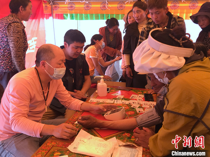 北京专家在西藏乡村义诊：愿发挥所长服务当地民众