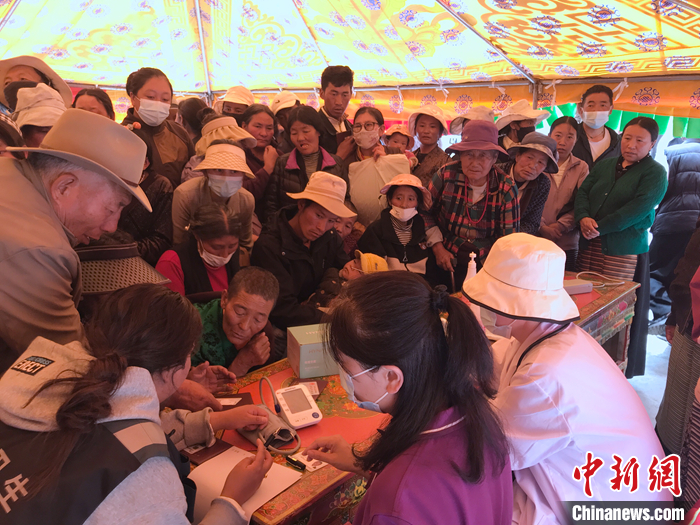 北京专家在西藏乡村义诊：愿发挥所长服务当地民众