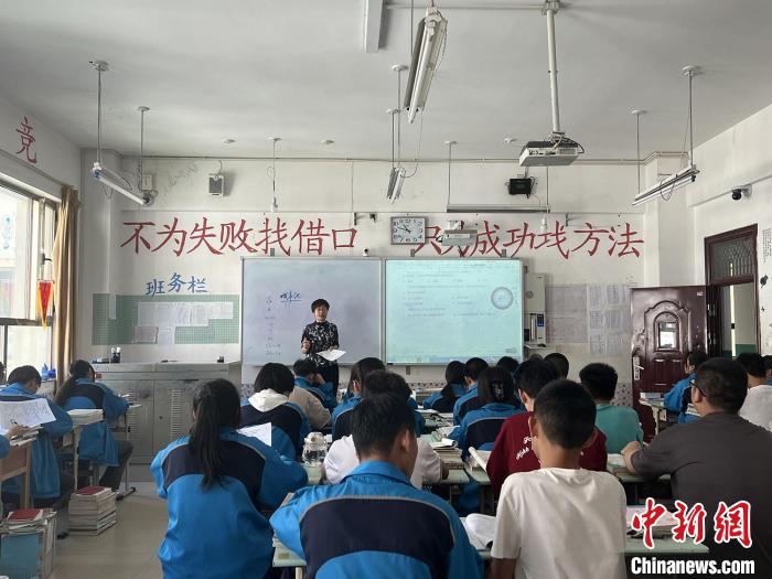 甘肃武都：东西协作育桃李 跨越山海共逐梦