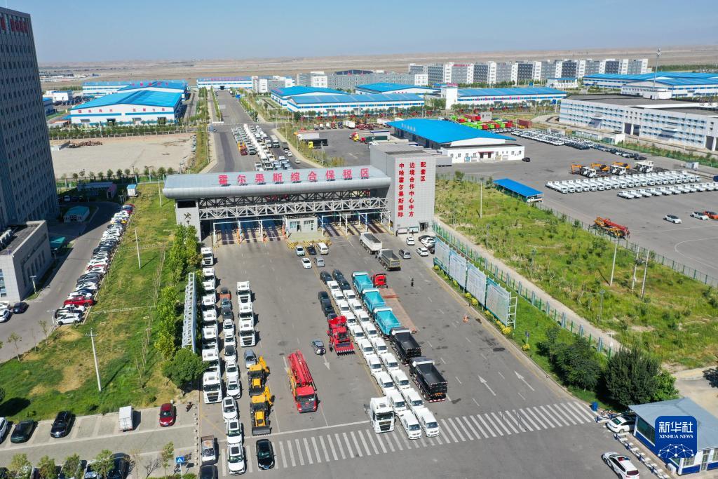 新疆霍尔果斯：外贸商品车出口量持续攀升
