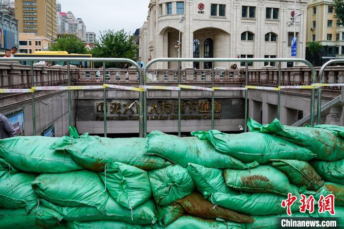 黑龙江连续发布8次暴雨红色预警信号 哈尔滨部分地区停课