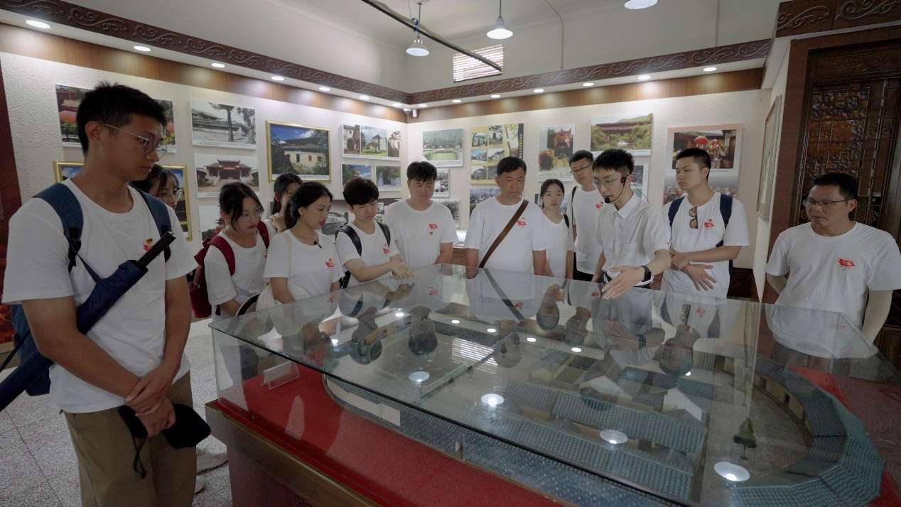 南宁师大新传师生赴福建开展红色研学活动