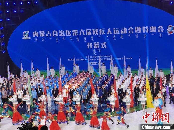 内蒙古六残运开幕式特写：手语“唱”国歌，听障学子的高光46秒